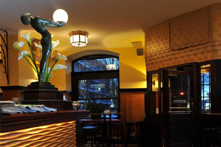 tresznjewski inside 768x512