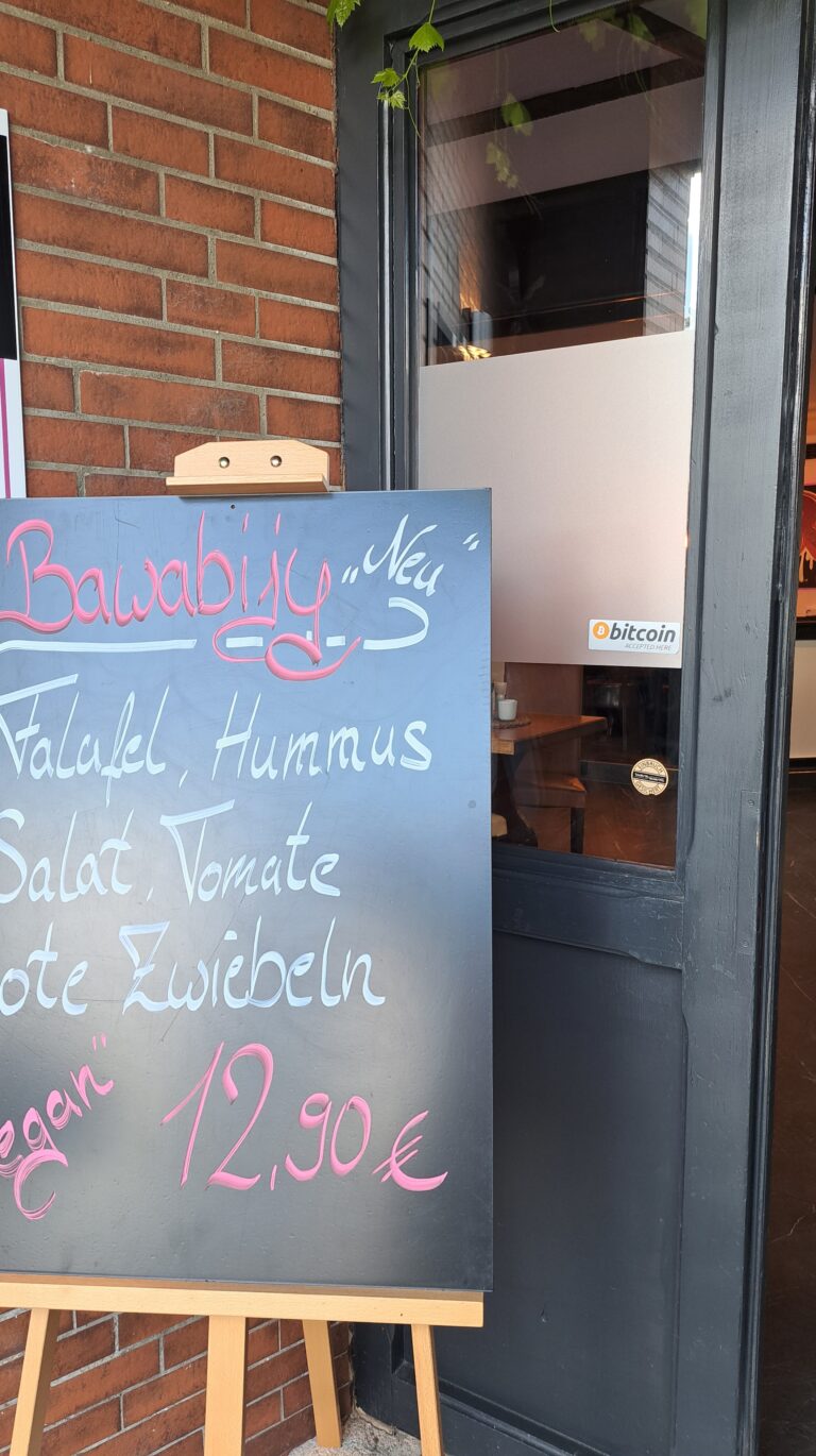 2023.09.24 Burgerbar Heiligenhafen Bitcoin Accepted 10 min 768x1370