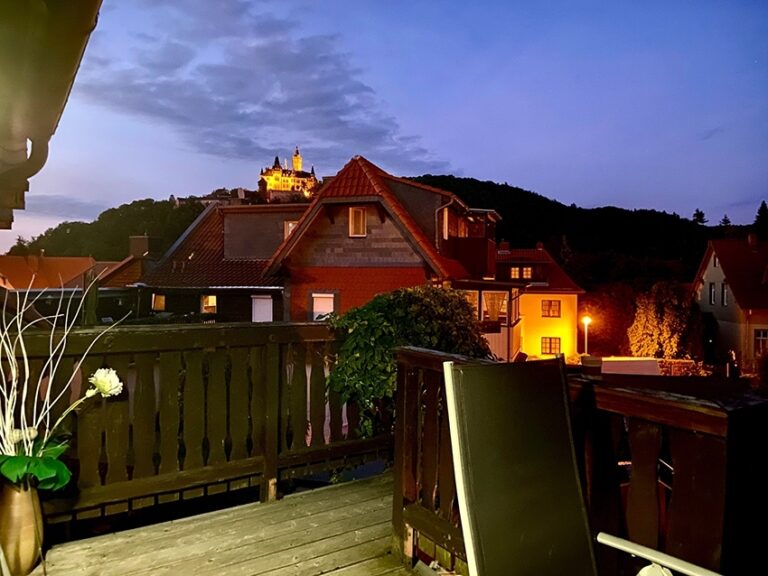 Balkon Schlossblick 3 klein.jpg nggid0252 ngg0dyn 850x638 00f0w010c010r110f110r010t010 768x576